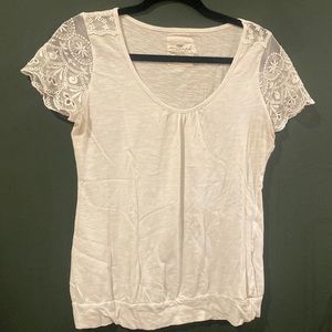 Womens H&M lace cap sleeve tee